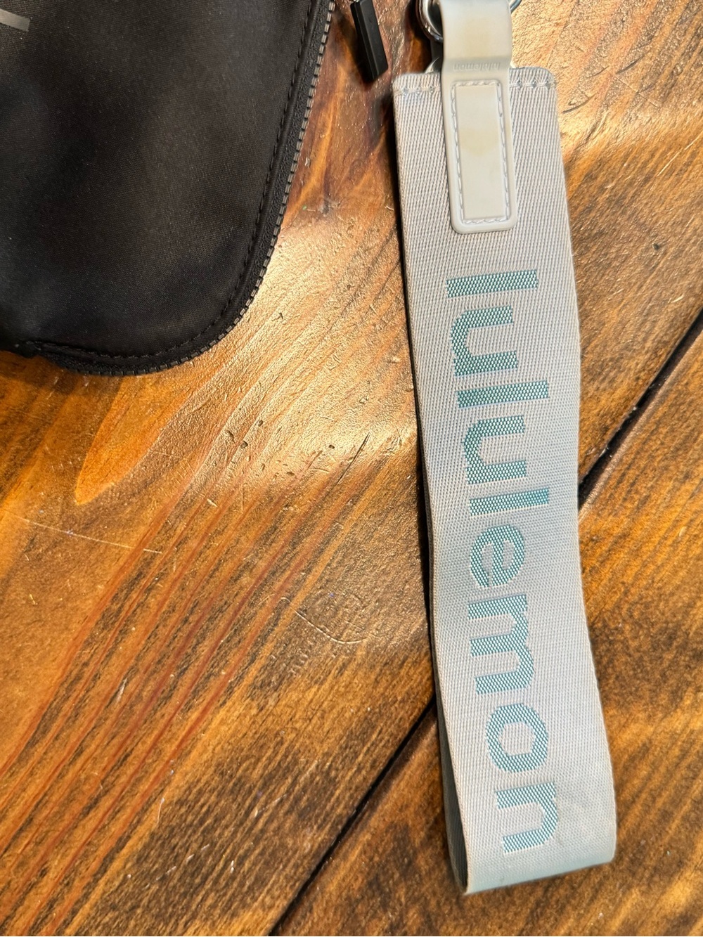 Lululemon Wristlet Keychain/Pouch Set black/gray - Picture 3 of 8